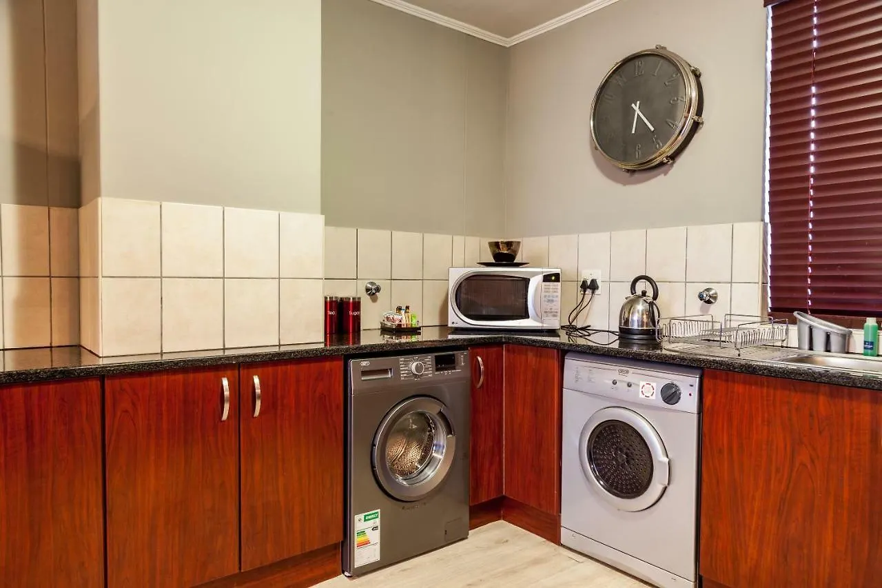 Aparthotel Island Club Hotel & Apartments Cape Town